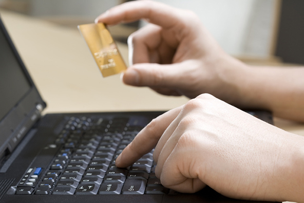 Managing Credit Card Processing Risk in an E-Commerce Start-Up