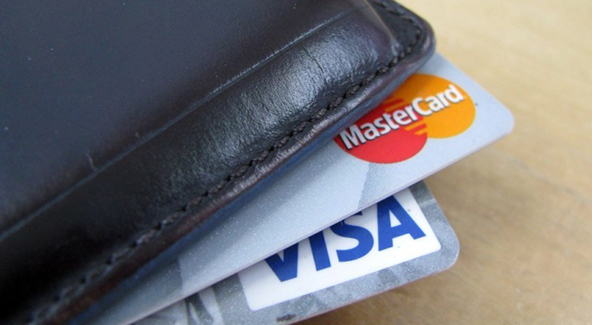 Cash-Back Rewards Cause Americans to Get Deeper into Credit Card Debt