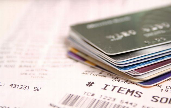 U.S. Credit Card Defaults Lowest in 2 Years